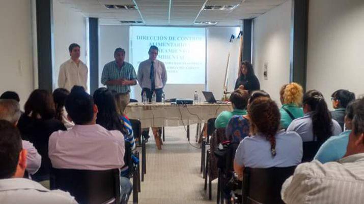 Dictaraacuten un curso sobre aspectos juriacutedicos en casos de abandono de personas