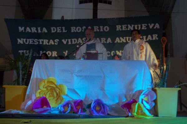 El obispo Vicente Bokalic oficioacute la misa central por  la Patrona de la ciudad