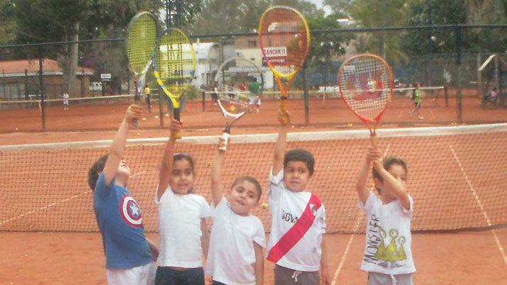 La escuela del Santiago Lawn Tennis Club sigue en crecimiento