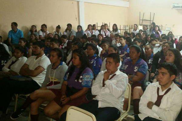 Dictan una capacitacioacuten vial a alumnos de dos colegios de Monte Quemado
