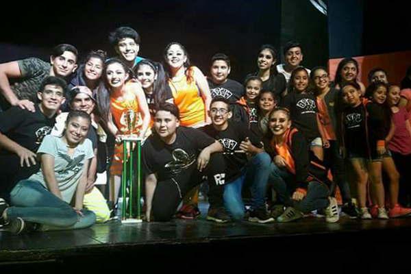Termenses ganaron la copa Challenger en el Tucumaacuten Group Dance