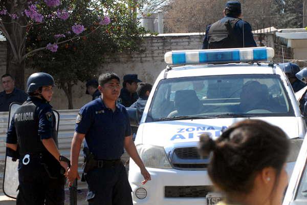 Preso por violar a la hijastra cuando su concubina viajaba por traacutemites