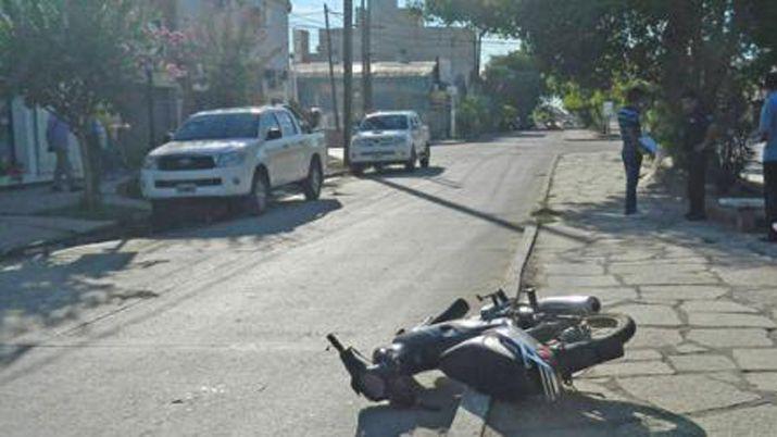 Adolescente de 13 antildeos derrapoacute con su motocicleta