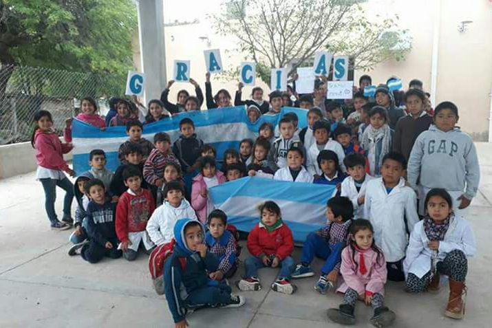 Alumnos de Sumampa Viejo agradecen a Messi y a la Selección por la clasificación para Rusia 2018