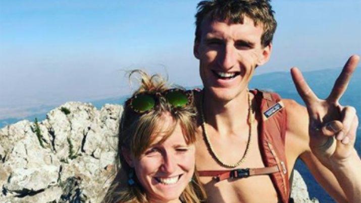 Sobrevivioacute a la avalancha en que murioacute su novia y se suicidoacute