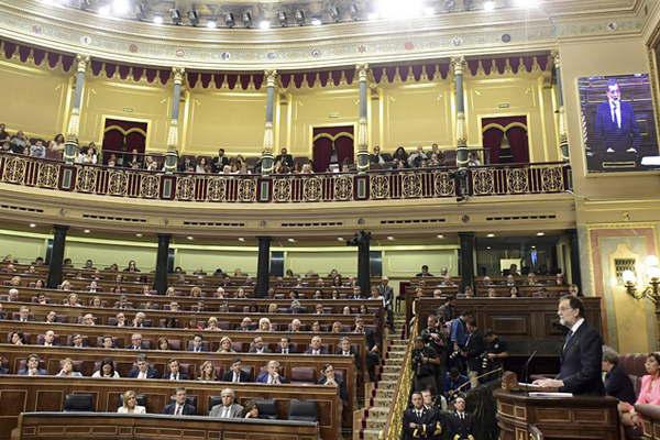 Rajoy dio un ultimaacutetum a Puigdemont antes de intervenir el autogobierno de Cataluntildea