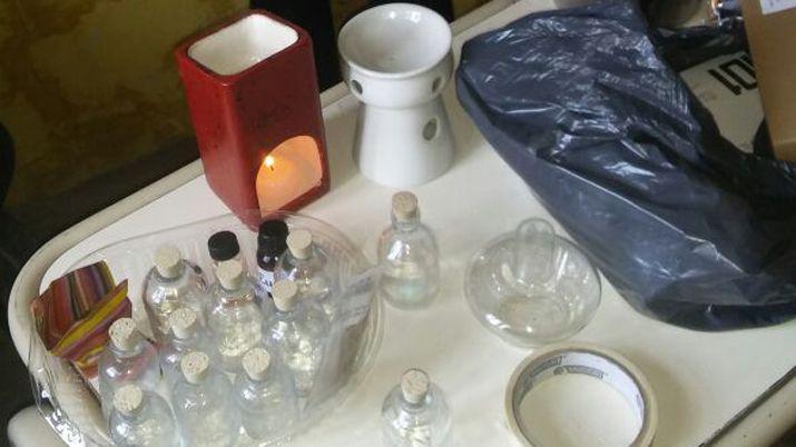 Teacutecnicos y alumnos abordan un proyecto sobre plantas aromaacuteticas y medicinales