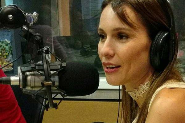 Pampita le contestoacute a la China- Yo no como palta