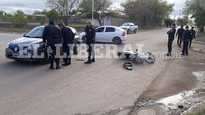 Una joven sufrioacute heridas tras ser embestida por un auto