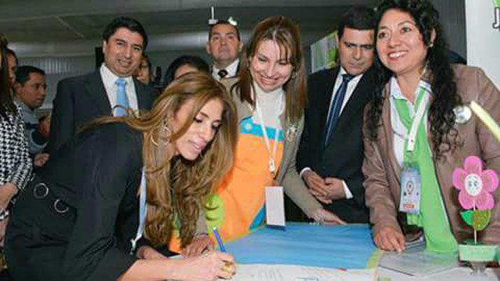La Gobernadora dijo presente en la Feria de Ciencias