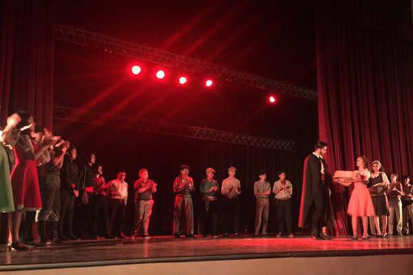 El colegio Mariano Moreno en la final del XX Festival Intercolegial de Teatro