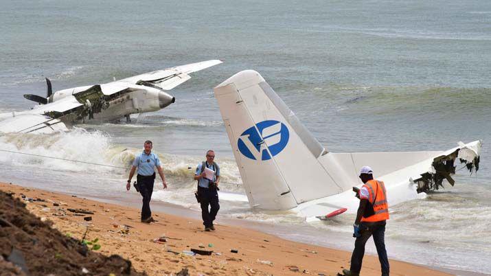 Cuatro muertos tras caer un avioacuten en Costa de Marfil