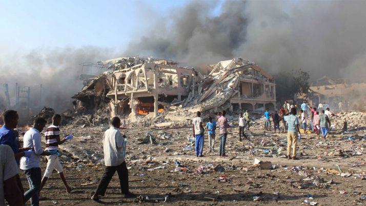 Aumenta a 231 la cifra de viacutectimas del atentado en la capital de Somalia