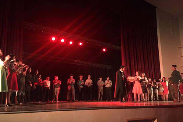 El Colegio Mariano Moreno en la final del XX Festival Intercolegial de Teatro