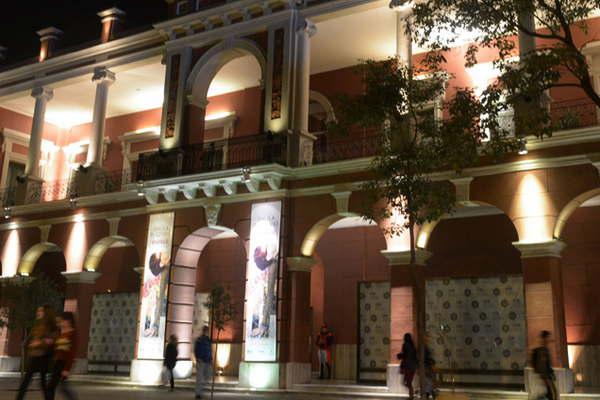 El viernes premiaraacuten a ganadores del Concurso de Poesiacutea y Cuento Breve