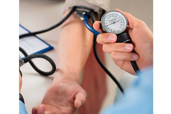Salud ejecuta acciones que mejoran  el control de la hipertensioacuten en un 70-en-porciento- 