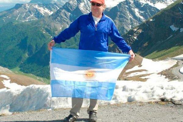 La autopsia reveloacute que el remisero recibioacute 46 puntildealadas y fue degollado