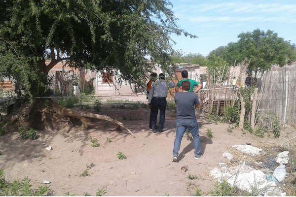 Albantildeil que dormiacutea con su hijo de 8 meses fue asesinado por el primo de su mujer