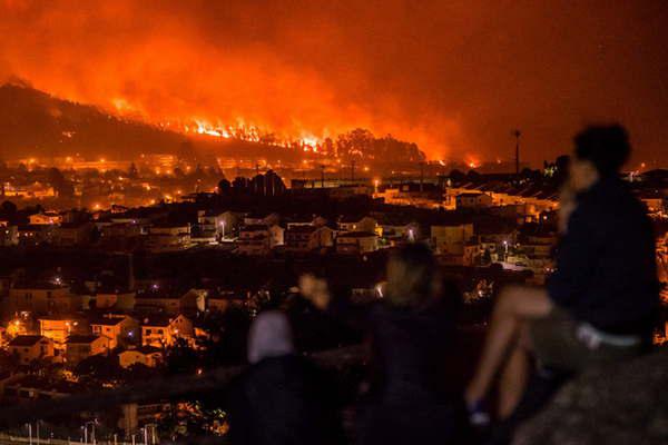 Portugal vuelve a sufrir por la ola de incendios que deja maacutes de 35 muertos