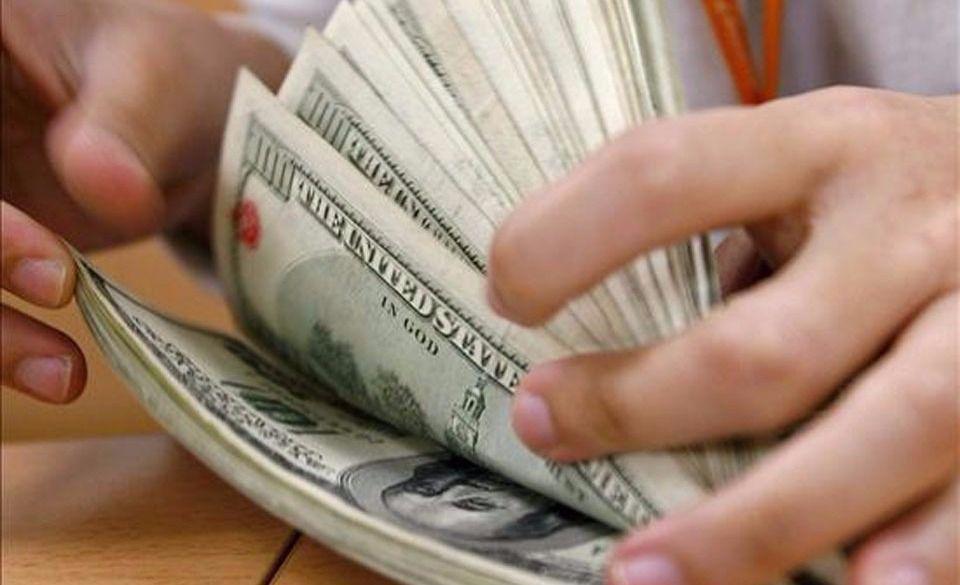 Tras el feriado el dólar opera estable a  1767