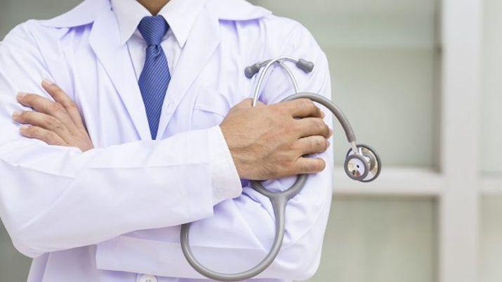 Le quitaron la licencia de meacutedico por excederse en el sexo