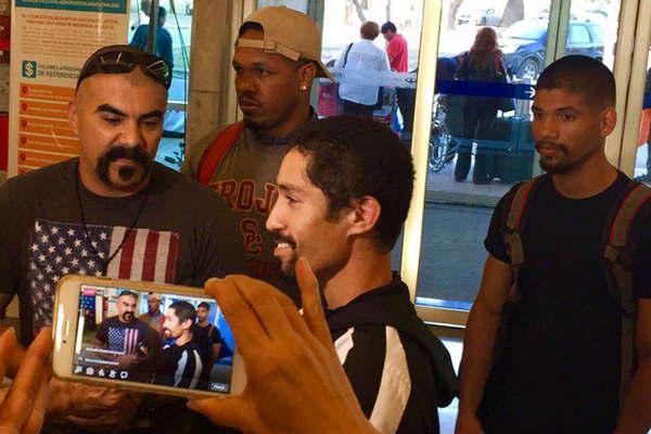 Rose Salas y Freeman se instalaron en Santiago