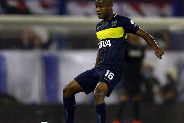 Barrios se fracturoacute un dedo y hoy lo operan para que llegue al claacutesico