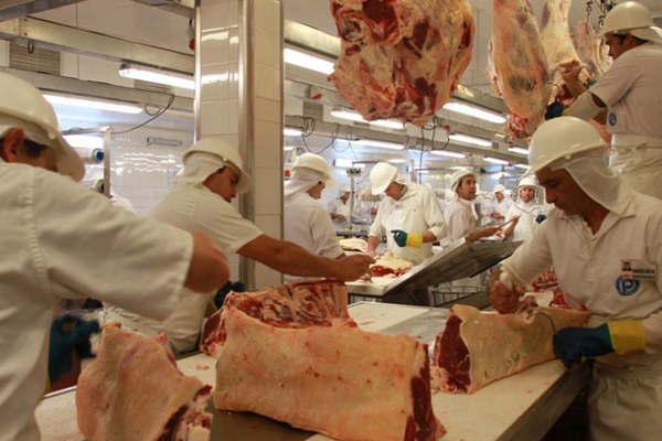 Crecioacute el consumo de carne vacuna a 581 kg per caacutepita