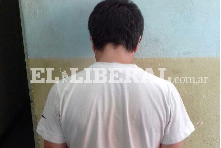 Atrapan a un sujeto que le arrebatoacute el celular a hija de ex futbolista