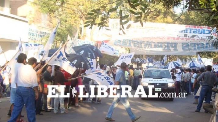 El Frente Cívico Por Santiago suspendió su caravana