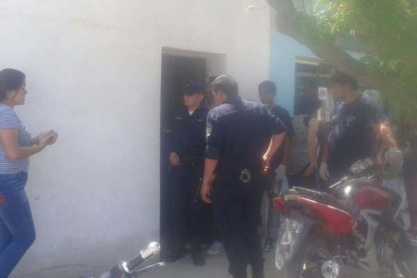 Su padre no respondiacutea sus llamados fue a buscarlo y lo encontroacute muerto