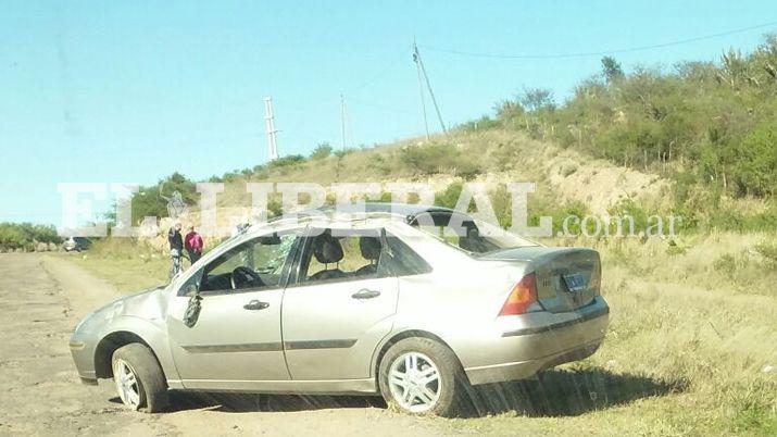 Juez de paz y tres personas maacutes resultaron heridos en un vuelco