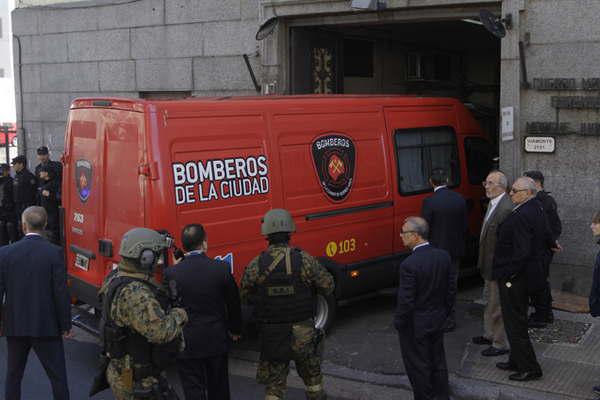 Iniciaraacuten hoy la autopsia al cuerpo hallado en el riacuteo Chubut para saber las causas de muerte