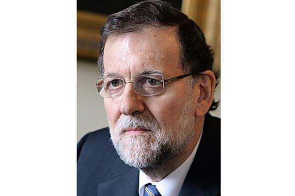 Rajoy recibe apoyo a diacuteas de la posible intervencioacuten de Cataluntildea 