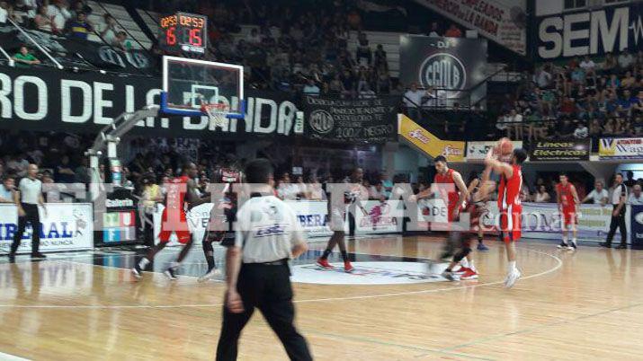 El claacutesico santiaguentildeo fue para Oliacutempico que doblegoacute a Quimsa