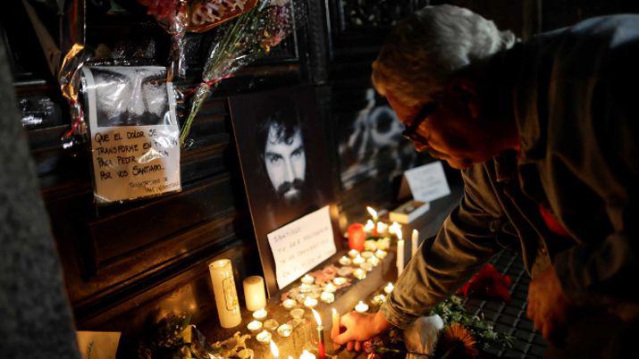 Caso Maldonado- la morgue se convirtioacute en un santuario