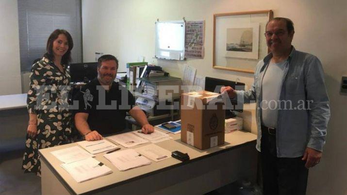 Arrancaron las elecciones generales en el exterior