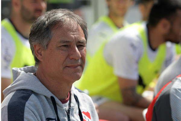 Ariel Holan declaroacute tras el apriete de Bebote Aacutelvarez