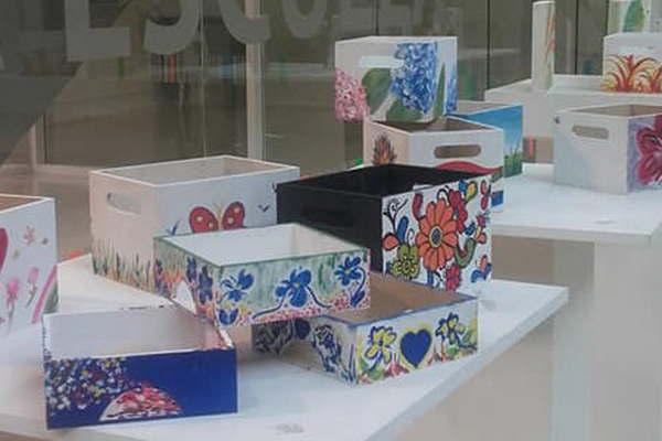 Habilitan muestra en el mes de prevencioacuten del caacutencer de mama