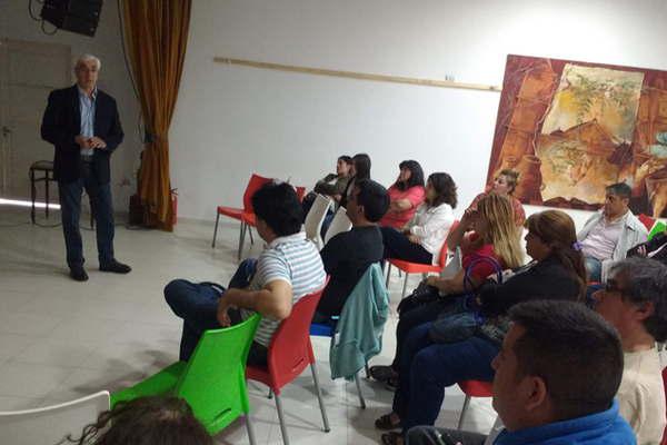 Se dictoacute una caacutetedra abierta  sobre el Patrimonio cultural