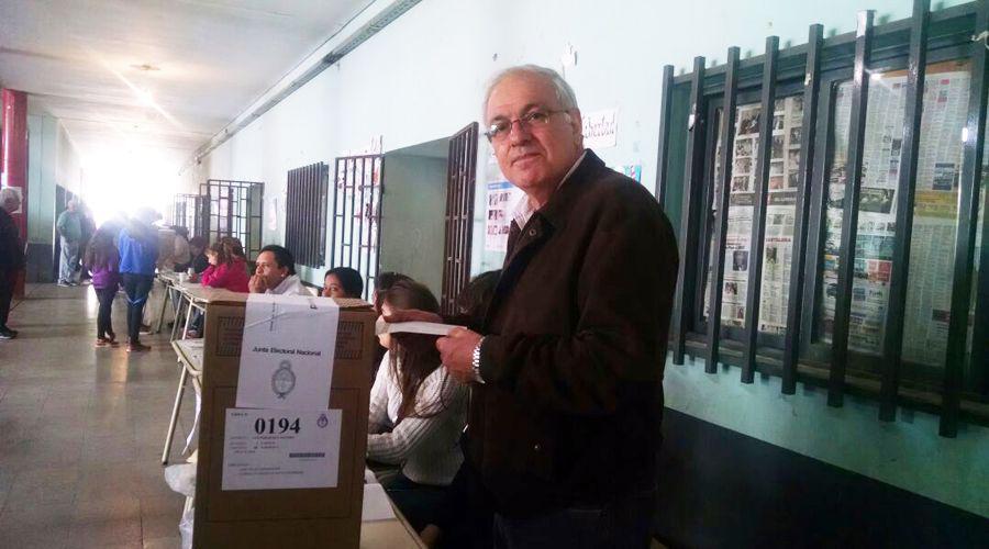 Carlos Casagrande convocoacute a los santiaguentildeos a participar de los comicios