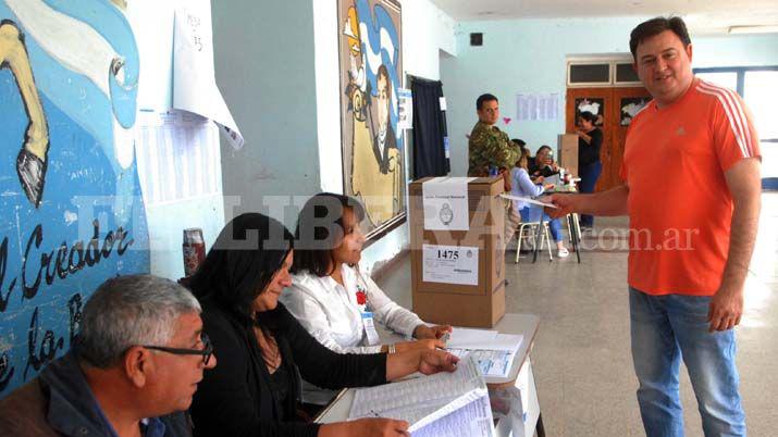 Pasado el mediodiacutea voto el intendente Loreto