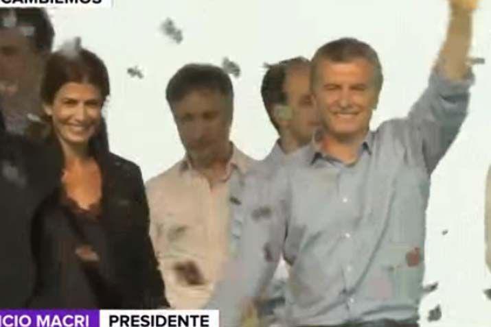 El presidente estuvo acompañado de su esposa en la celebración