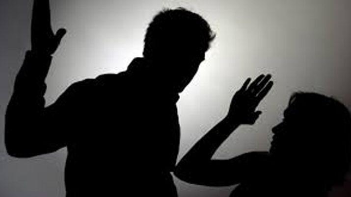 Apaleoacute a su mujer por celos y terminoacute preso