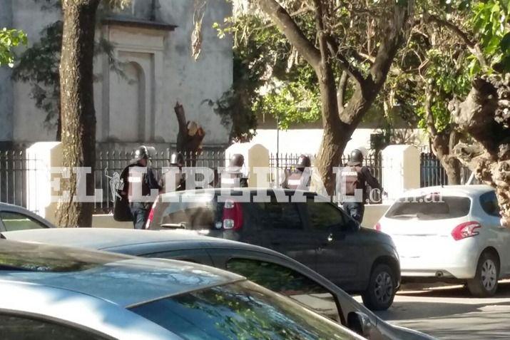 La escuela Normal de La Banda fue evacuada por la Policiacutea