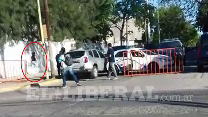 VIDEO  Disparos y corridas en el Centro Judicial de La Banda