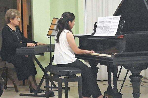 La pianista Celina Lis ofrecioacute un concierto por los 40 antildeos del IPA 