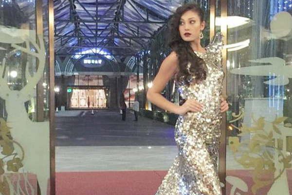 Avril Marco maacutes cerca de su suentildeo