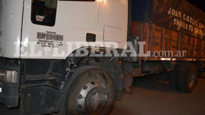 Icaño- motociclistas fueron embestidos de atrs por un camión