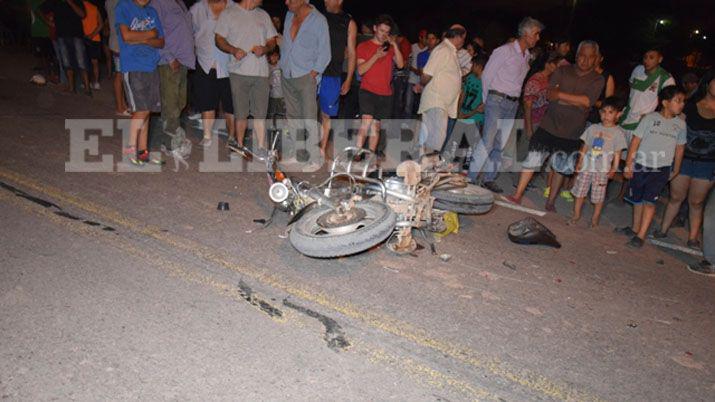 Icaño- motociclistas fueron embestidos de atrs por un camión